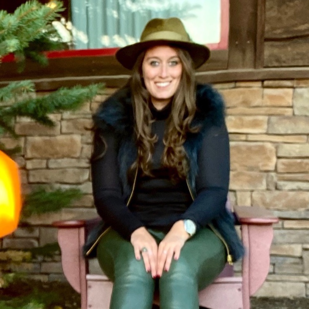 Meet your Posher, Alessandra